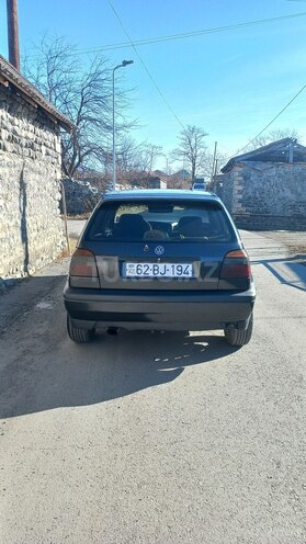 Volkswagen Golf 1993, 375,000 km - 1.8 l - Zaqatala