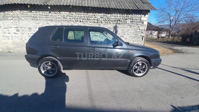 Volkswagen Golf 1993, 375,000 km - 1.8 l - Zaqatala