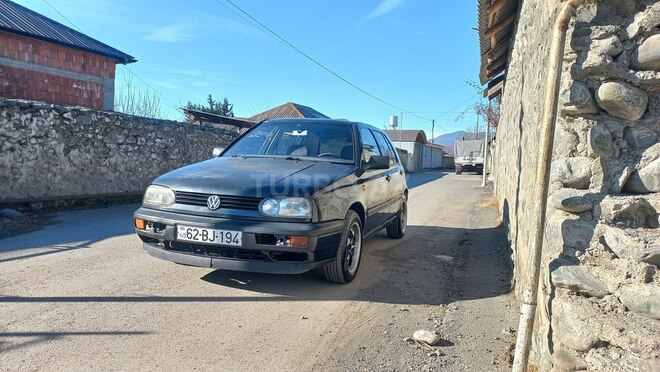 Volkswagen Golf 1993, 375,000 km - 1.8 l - Zaqatala