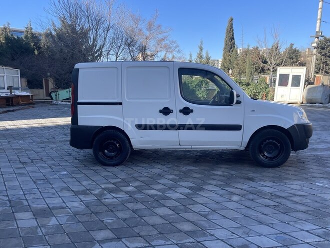 Fiat Doblo 2009, 262,000 km - 1.3 l - Bakı