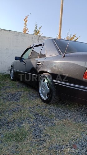 Mercedes E 220 1994, 354,000 km - 2.2 l - Lənkəran