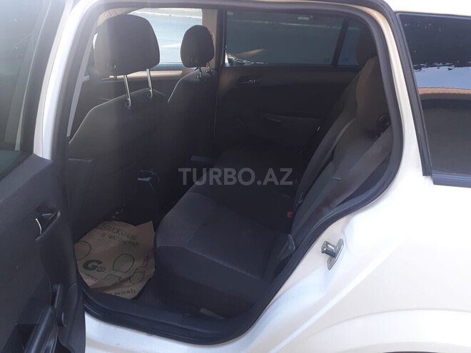 Opel Astra 2009, 178,000 km - 1.4 л - Bakı