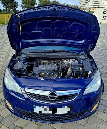Opel Astra 2012, 246,000 km - 1.4 l - Bakı