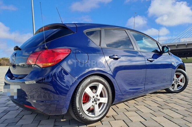 Opel Astra 2012, 246,000 km - 1.4 l - Bakı