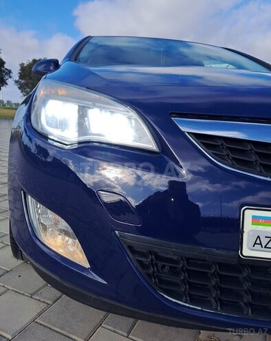 Opel Astra 2012, 246,000 km - 1.4 l - Bakı