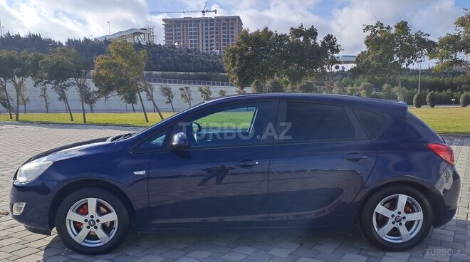 Opel Astra 2012, 246,000 km - 1.4 l - Bakı
