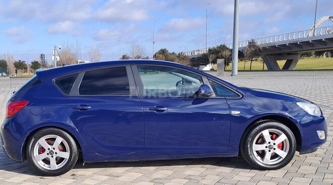 Opel Astra 2012, 246,000 km - 1.4 l - Bakı