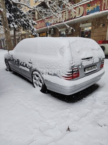 Mercedes E 240 2000, 340,000 km - 2.6 l - Bakı