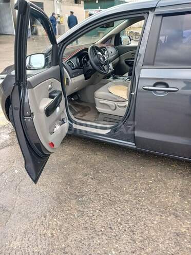 Kia Carnival 2016, 180,000 km - 2.2 л - Bakı