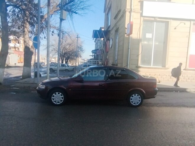 Opel Vectra 1997, 520,000 km - 2.5 л - Qusar