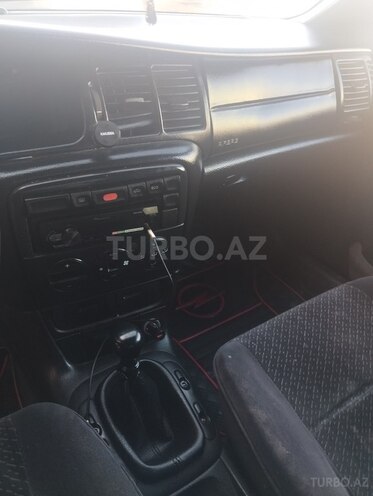 Opel Vectra 1997, 520,000 km - 2.5 л - Qusar