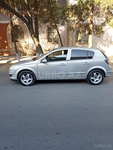 Opel Astra 2007, 203,000 km - 1.4 л - Şəki
