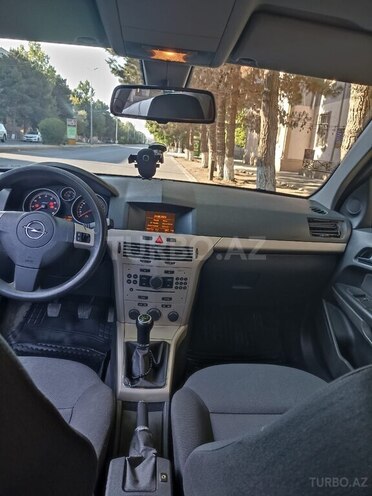 Opel Astra 2007, 203,000 km - 1.4 л - Şəki