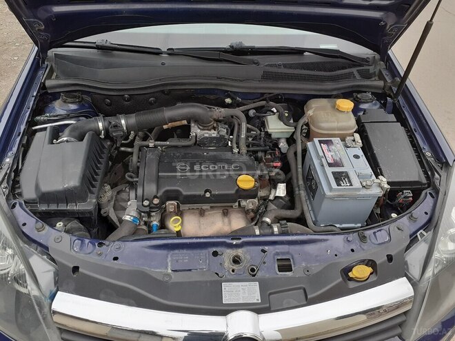 Opel Astra 2006, 250,000 km - 1.4 l - Gəncə