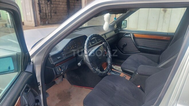 Mercedes E 200 1993, 253,614 km - 2.0 l - Şirvan