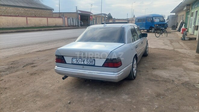 Mercedes E 200 1993, 253,614 km - 2.0 l - Şirvan