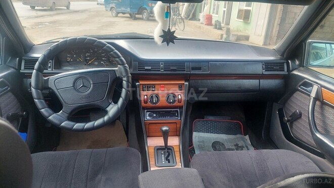 Mercedes E 200 1993, 253,614 km - 2.0 l - Şirvan