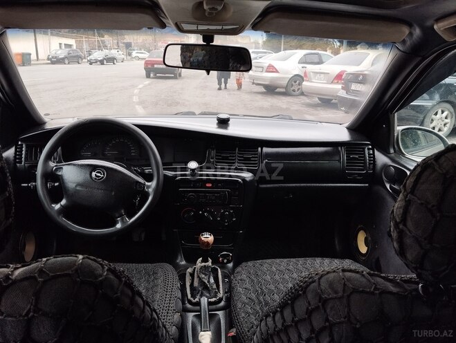 Opel Vectra 1995, 520,000 km - 1.6 л - Bakı