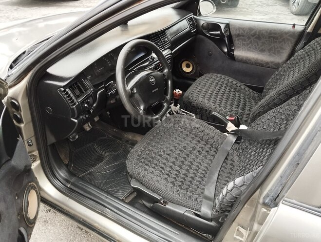 Opel Vectra 1995, 520,000 km - 1.6 л - Bakı