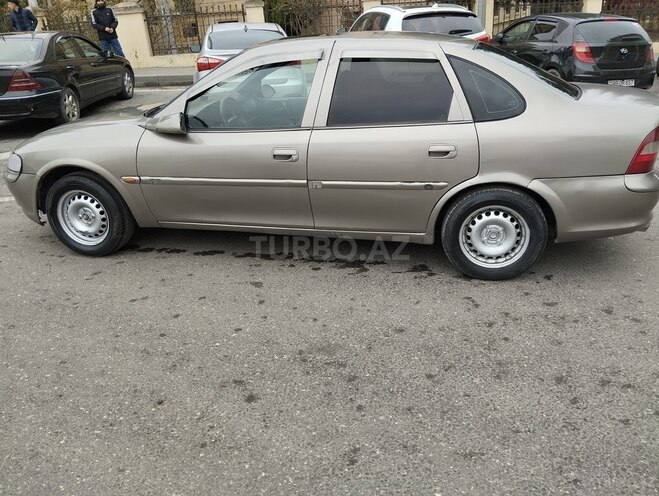 Opel Vectra 1995, 520,000 km - 1.6 л - Bakı