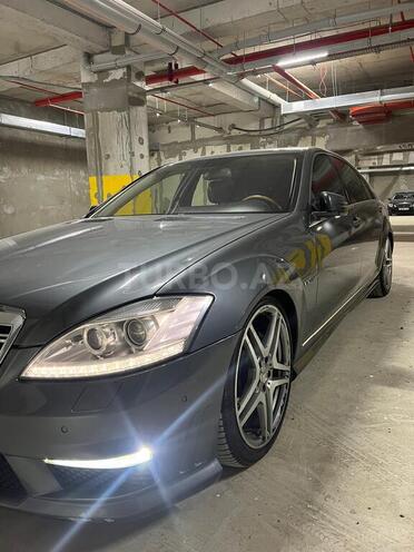 Mercedes S 550