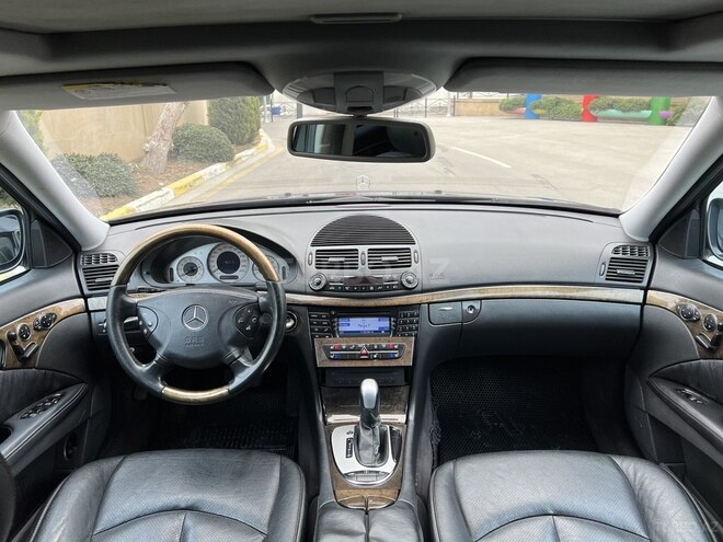 Mercedes E 320 2003, 286,000 km - 3.2 l - Bakı