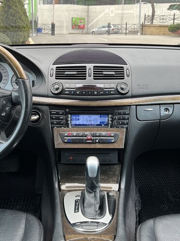 Mercedes E 320 2003, 286,000 km - 3.2 l - Bakı