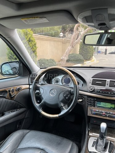 Mercedes E 320 2003, 286,000 km - 3.2 l - Bakı