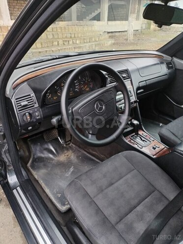 Mercedes C 220 1995, 384,000 km - 2.2 l - Gəncə