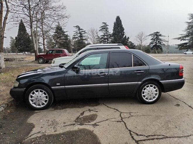 Mercedes C 220 1995, 384,000 km - 2.2 l - Gəncə
