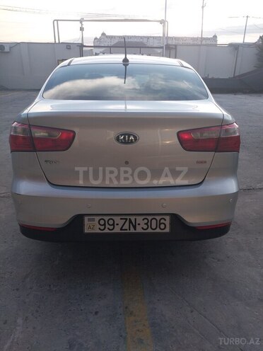 Kia Rio 2015, 130,000 km - 1.6 л - Bakı