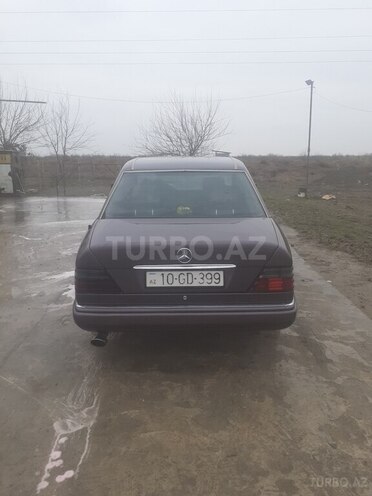 Mercedes E 250 1992, 220,000 km - 2.5 l - Biləsuvar