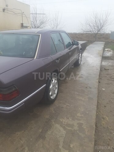 Mercedes E 250 1992, 220,000 km - 2.5 l - Biləsuvar