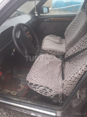 Mercedes E 250 1992, 220,000 km - 2.5 l - Biləsuvar