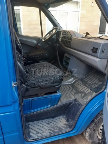 Mercedes 208 D 1995, 330,000 km - 2.3 l - Şəmkir