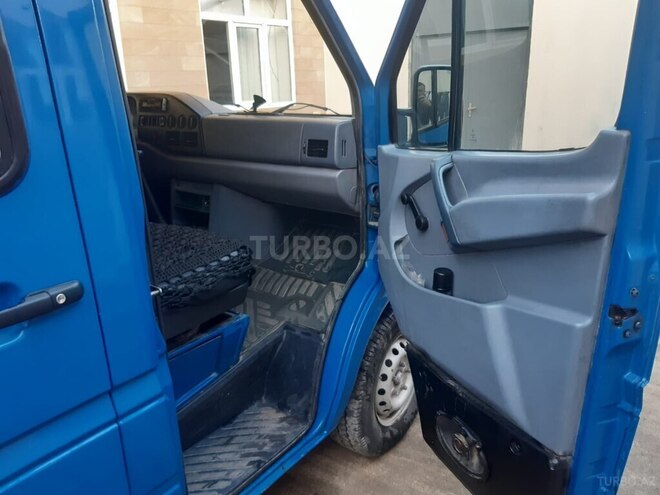 Mercedes 208 D 1995, 330,000 km - 2.3 l - Şəmkir