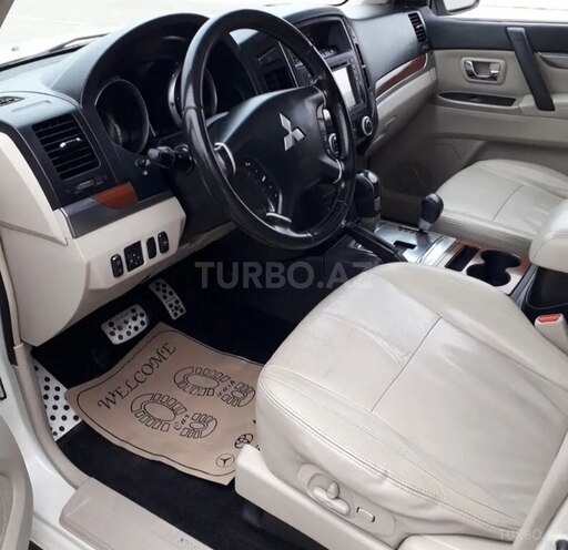 Mitsubishi Pajero 2008, 110,000 km - 3.0 л - Bakı