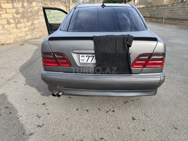 Mercedes E 240 2001, 100,000 km - 3.2 l - Bakı