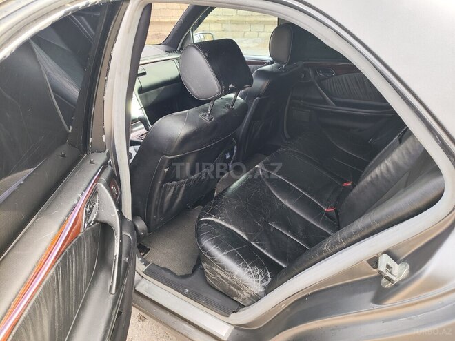 Mercedes E 240 2001, 100,000 km - 3.2 l - Bakı