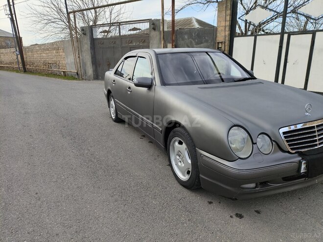 Mercedes E 240 2001, 100,000 km - 3.2 l - Bakı