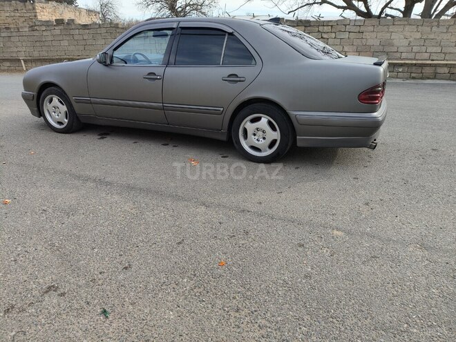 Mercedes E 240 2001, 100,000 km - 3.2 l - Bakı