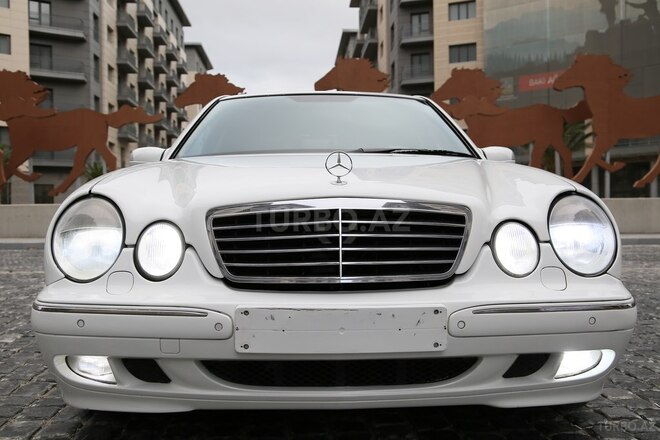 Mercedes E 320 2001, 133,665 km - 3.2 l - Bakı