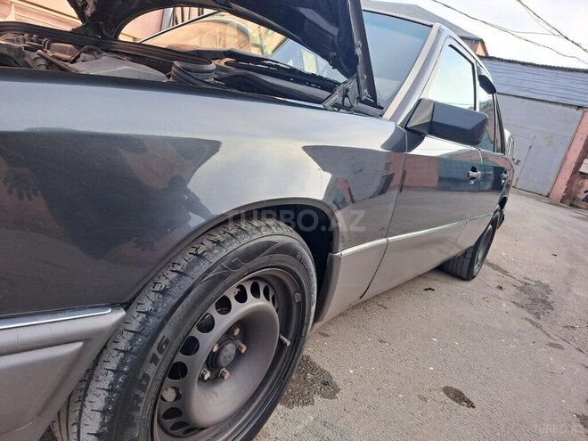 Mercedes E 200 1993, 335,254 km - 2.0 l - Bakı