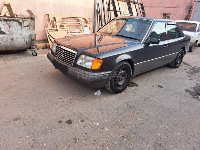 Mercedes E 200 1993, 335,254 km - 2.0 l - Bakı