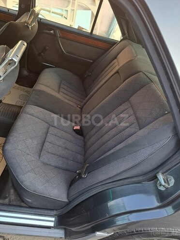 Mercedes E 200 1993, 335,254 km - 2.0 l - Bakı