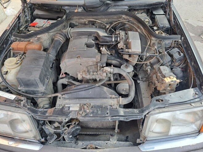 Mercedes E 200 1993, 335,254 km - 2.0 l - Bakı