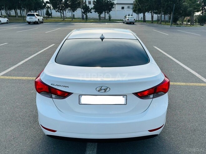 Hyundai Elantra 2015, 153,276 km - 1.8 l - Bakı