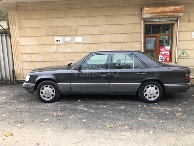 Mercedes E 220 1994, 351,000 km - 2.2 l - Bakı