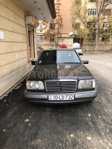 Mercedes E 220 1994, 351,000 km - 2.2 l - Bakı