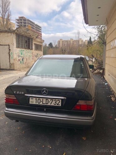 Mercedes E 220 1994, 351,000 km - 2.2 l - Bakı